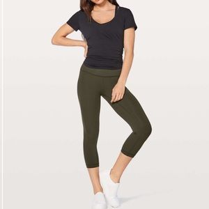 Lululemon Wunder Under high rise crop, size 8